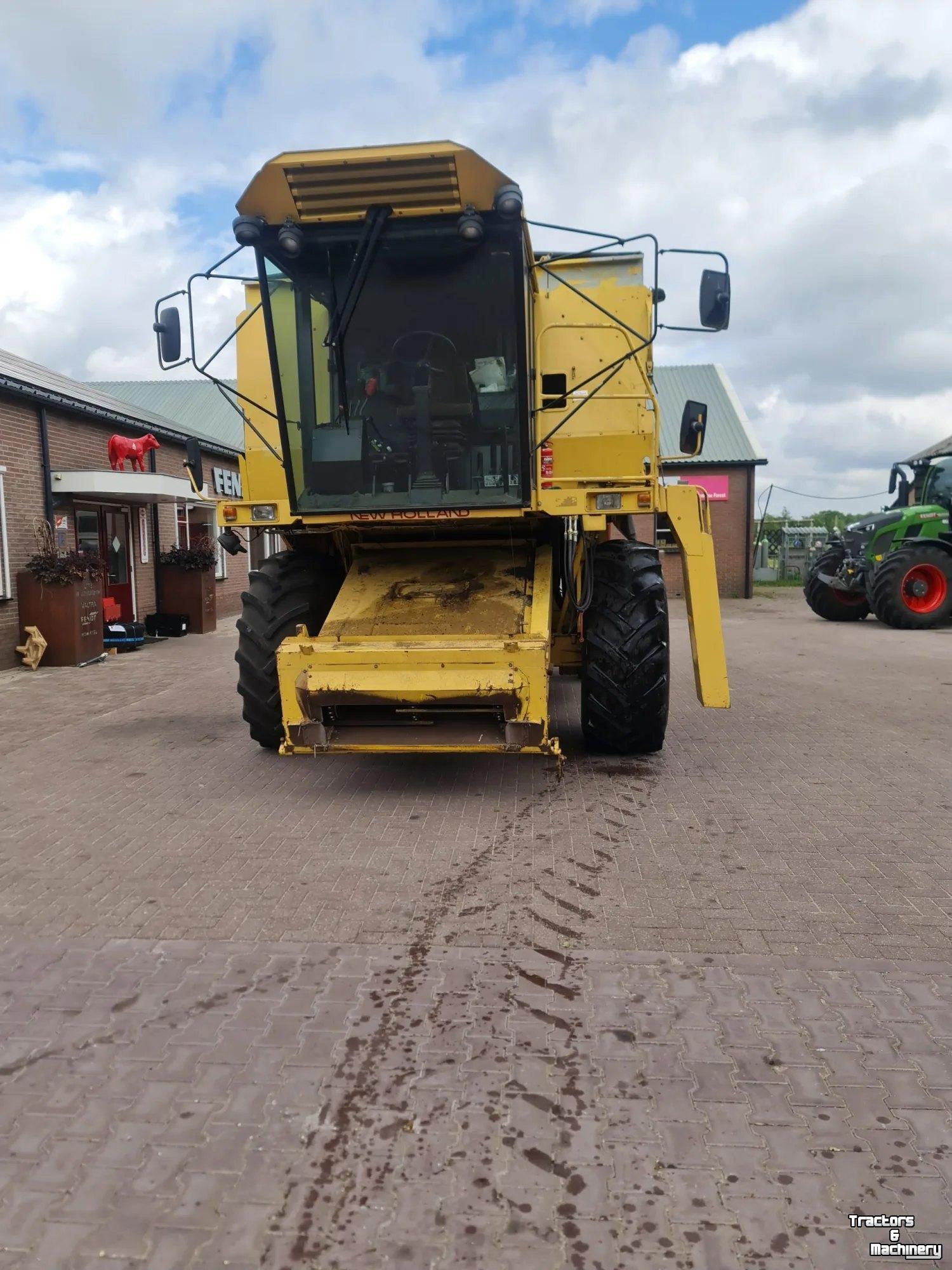 Combine New Holland TX34 MAAIDORSER