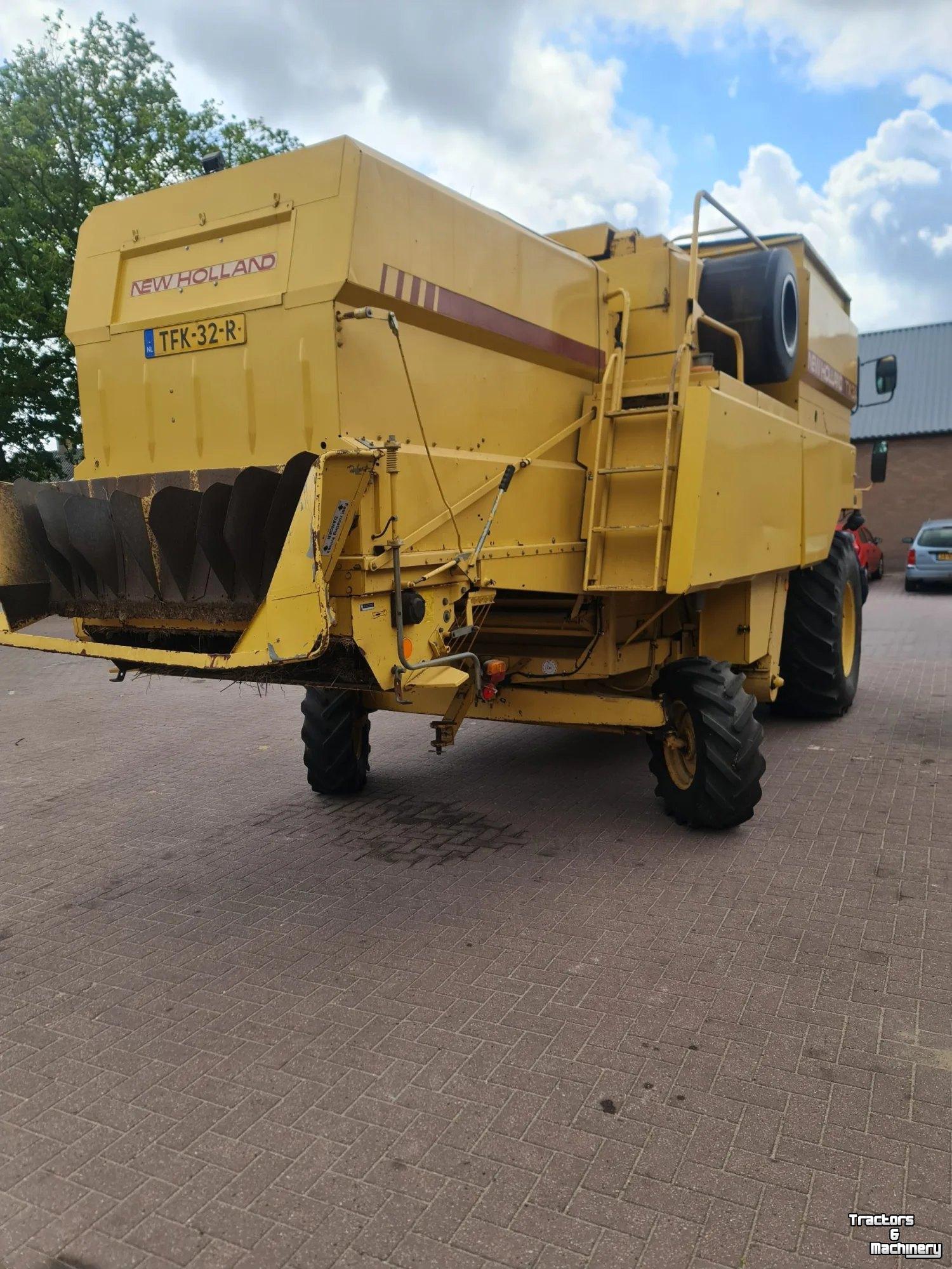 Combine New Holland TX34 MAAIDORSER