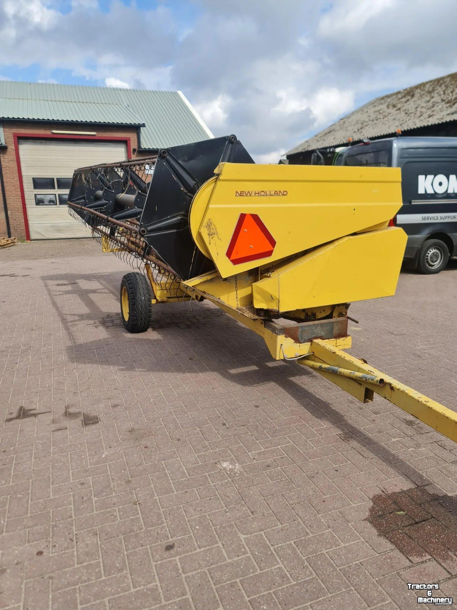 Combine New Holland TX34 MAAIDORSER