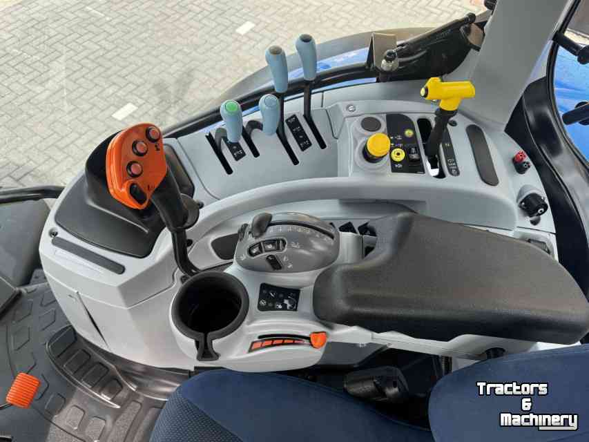 Tractor New Holland T7.245PC Stage V Fronthef Lucht Hydr rem  GPS 50km