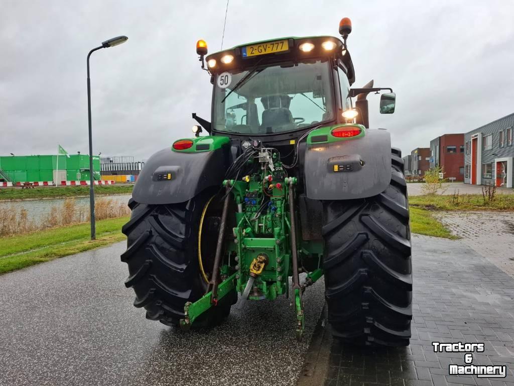 Tractor John Deere 6215 R
