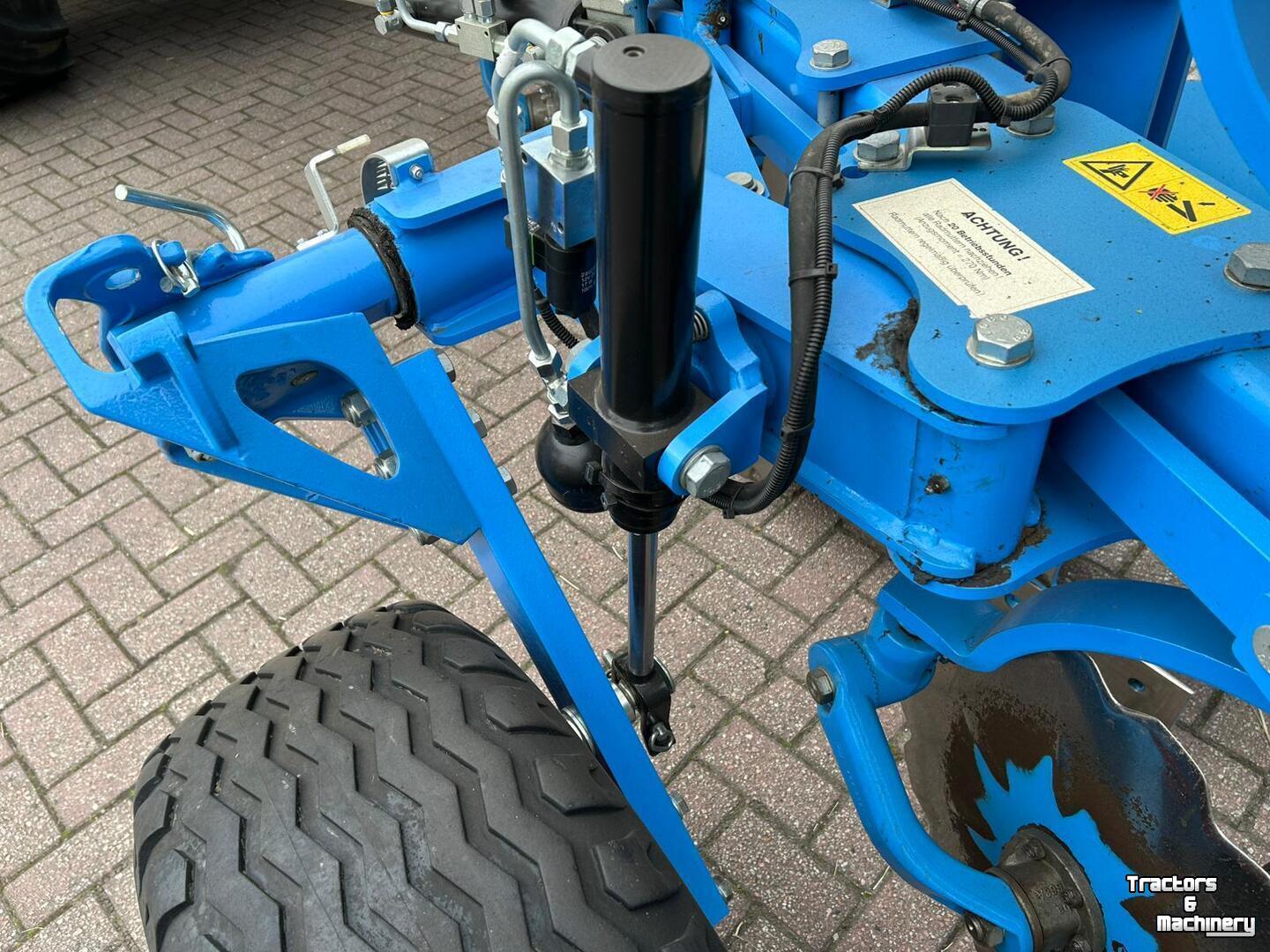 Ploughs Lemken Juwel 8