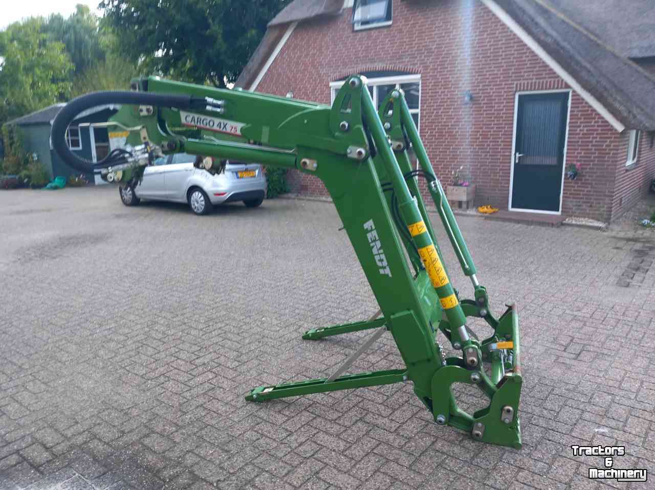 Front-end loader Fendt Cargo 4X75 frontlader