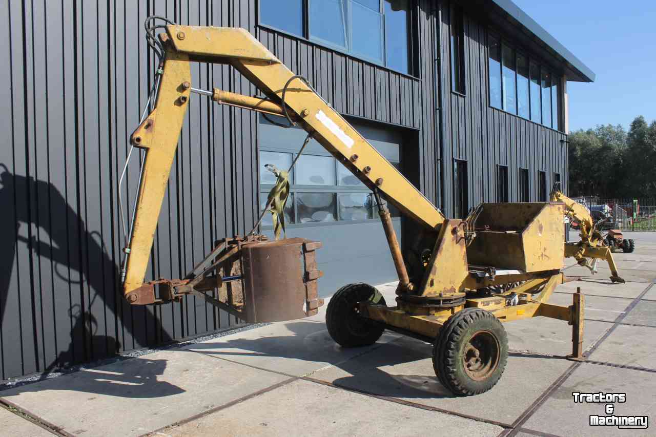 Excavator  Griesser 1614 getrokken kraan graafmachine op wielen met knijperbak