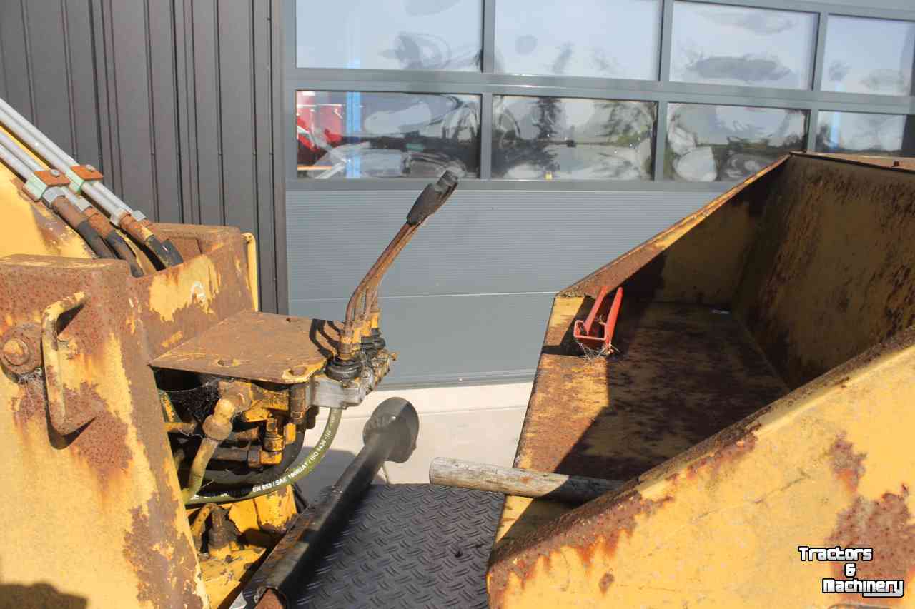 Excavator  Griesser 1614 getrokken kraan graafmachine op wielen met knijperbak