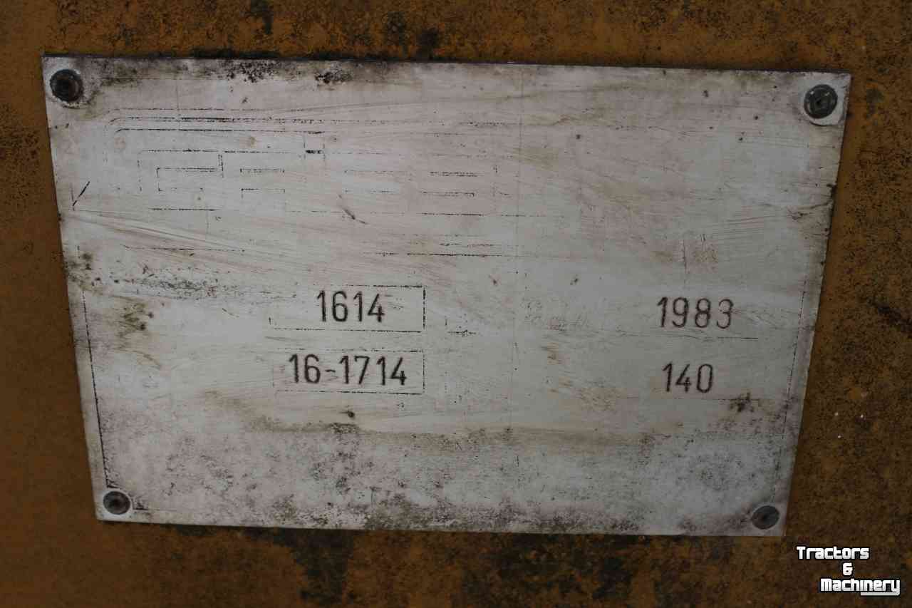 Excavator  Griesser 1614 getrokken kraan graafmachine op wielen met knijperbak