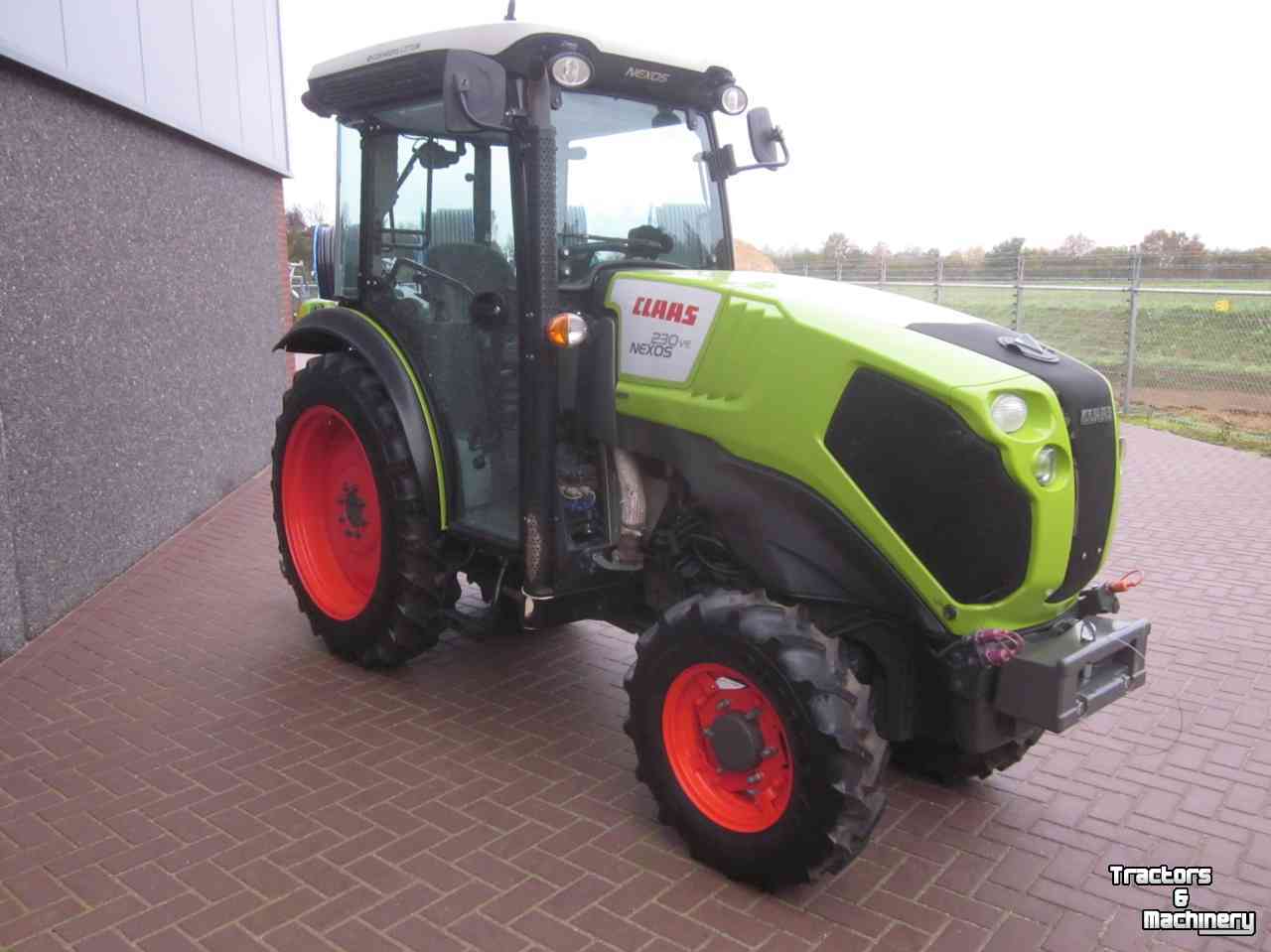 Small-track Tractor Claas CLAAS NEXOS 230 VE