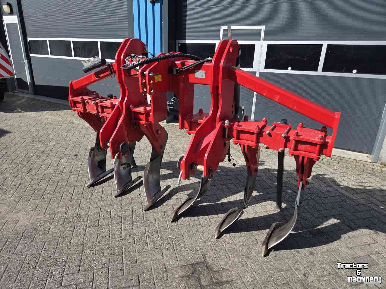 Deep subsoiler Unia Plow B 6