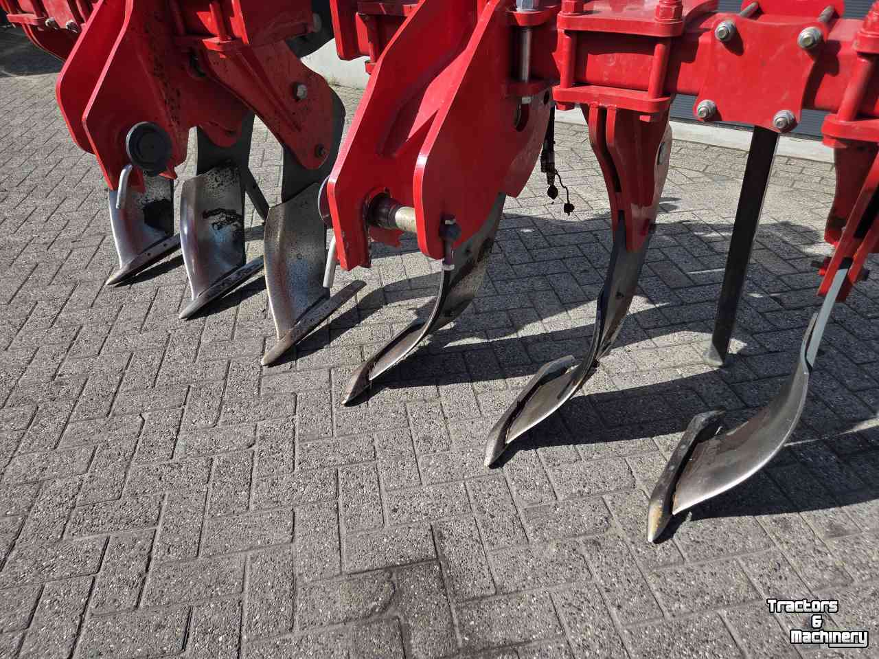 Deep subsoiler Unia Plow B 6