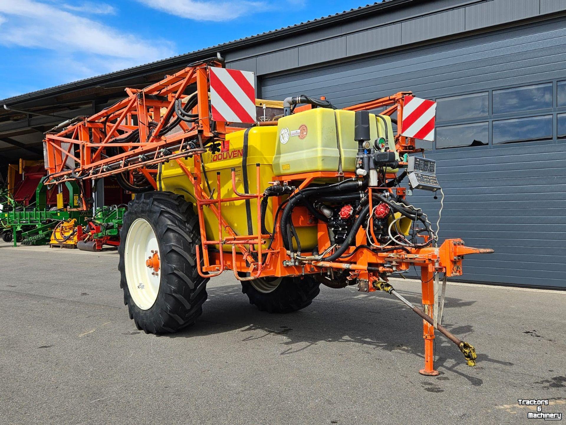 Fieldsprayer 3 points Douven NEVELSPUIT 3400 Ltr Veldspuit - 27mtr