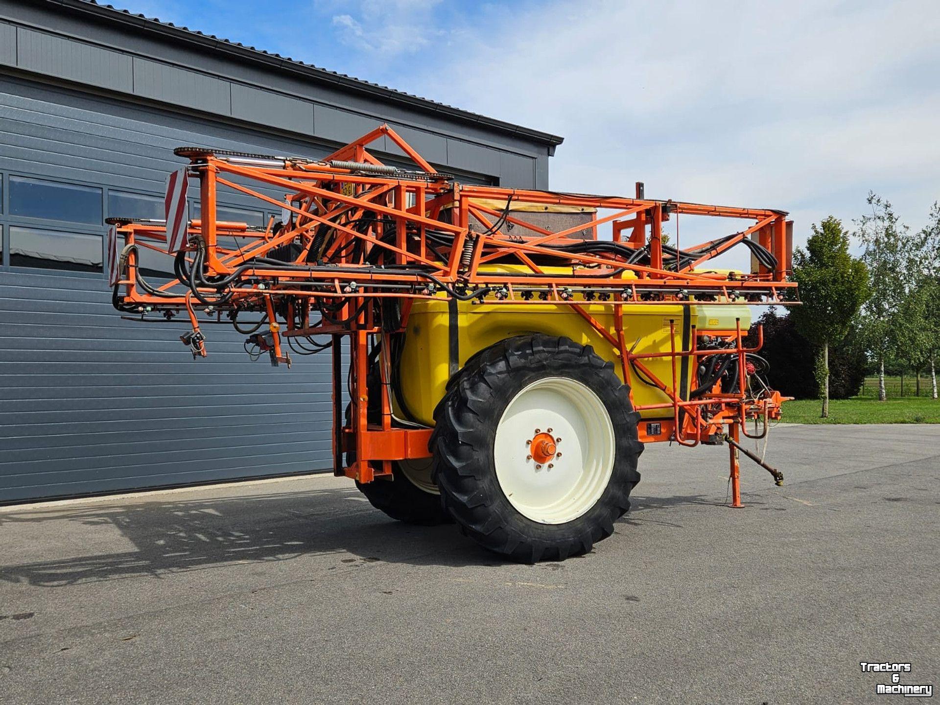 Fieldsprayer 3 points Douven NEVELSPUIT 3400 Ltr Veldspuit - 27mtr