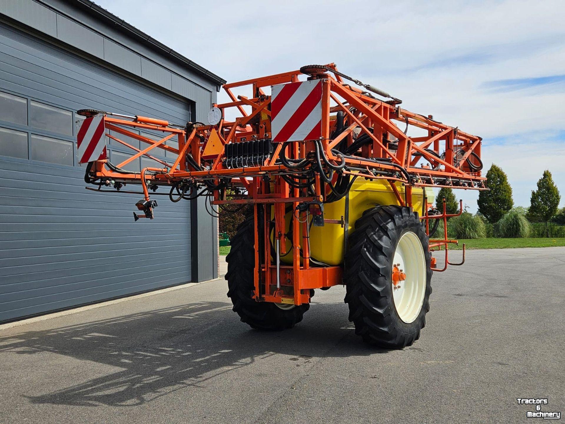 Fieldsprayer 3 points Douven NEVELSPUIT 3400 Ltr Veldspuit - 27mtr