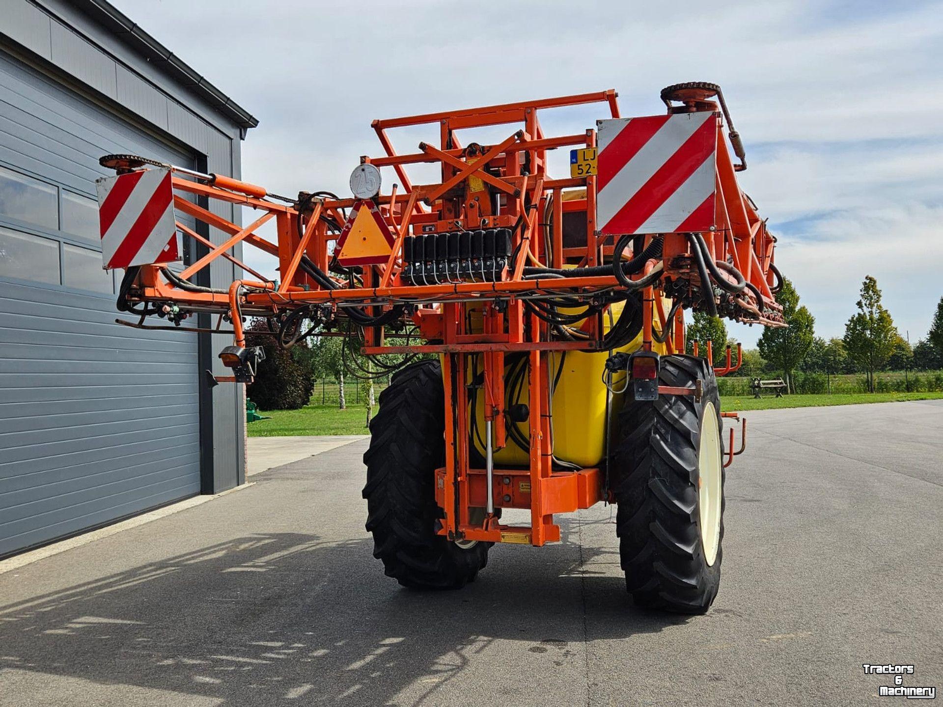 Fieldsprayer 3 points Douven NEVELSPUIT 3400 Ltr Veldspuit - 27mtr