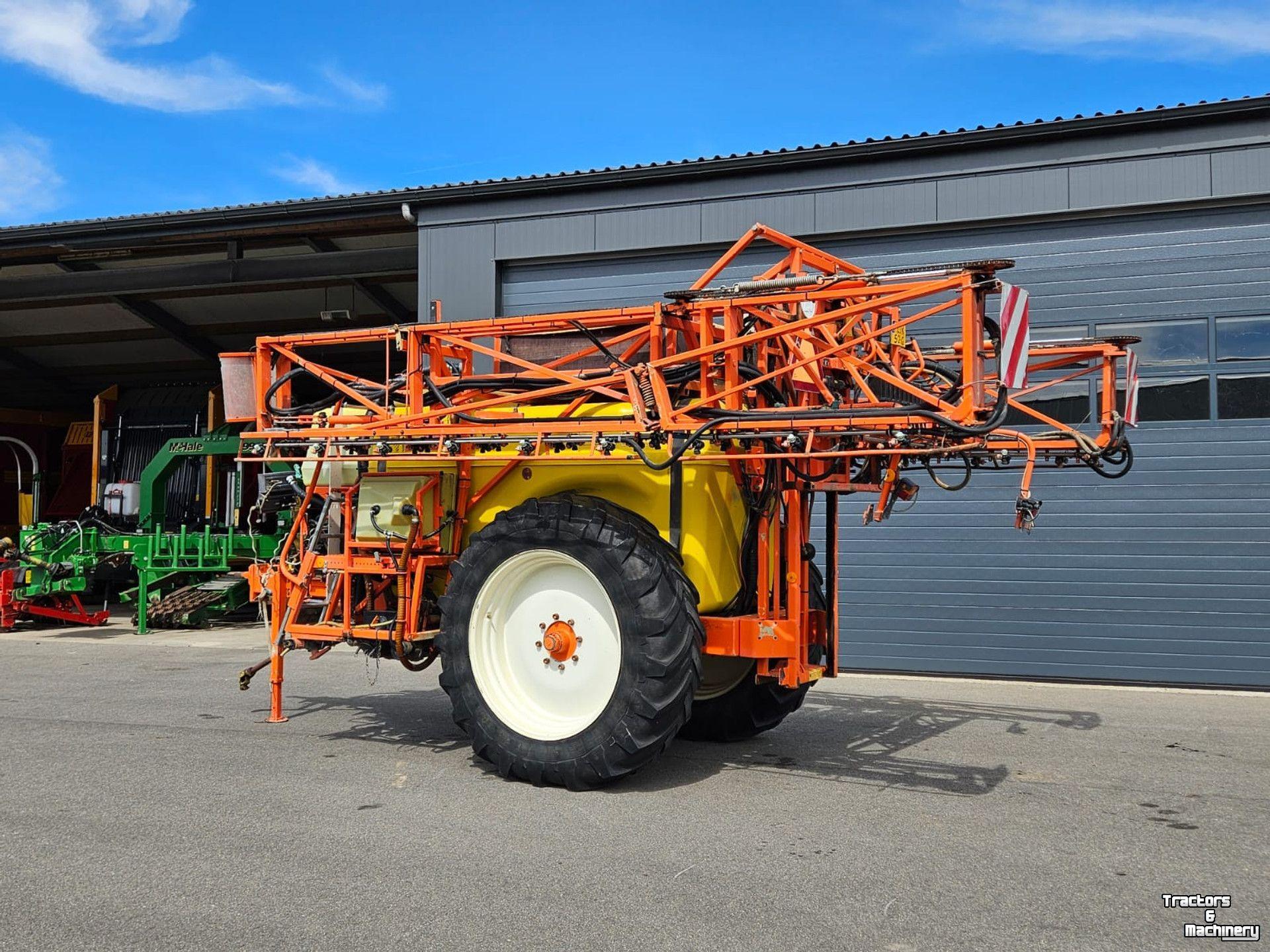Fieldsprayer 3 points Douven NEVELSPUIT 3400 Ltr Veldspuit - 27mtr