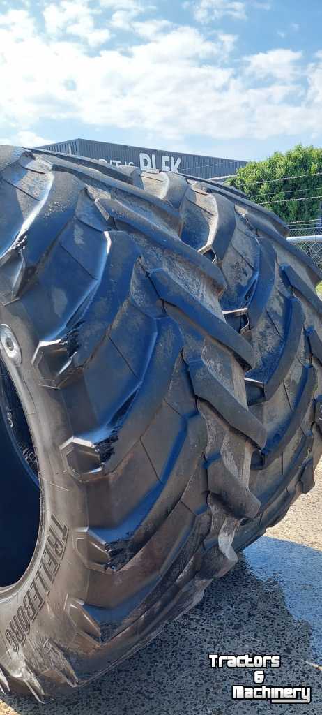 Wheels, Tyres, Rims & Dual spacers Trelleborg 650/65R42 TM800 1,5 cm profiel