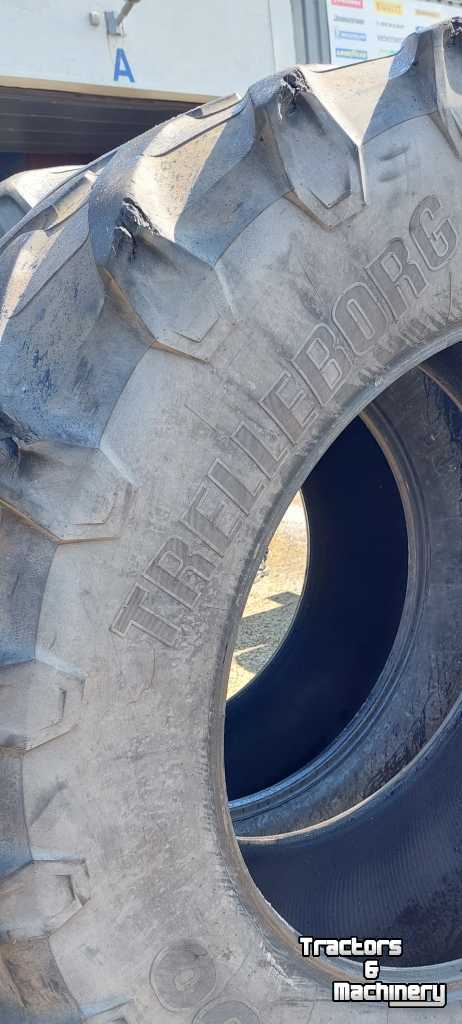 Wheels, Tyres, Rims & Dual spacers Trelleborg 650/65R42 TM800 1,5 cm profiel