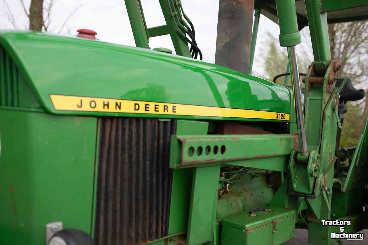 Tractors John Deere 3120