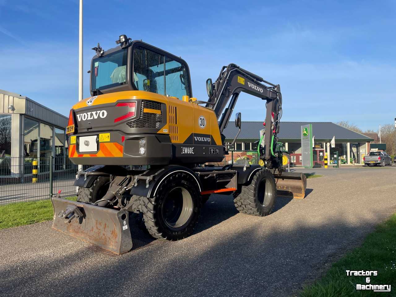 Excavator mobile Volvo Volvo EW60E mobile kraan graafmachine excavator
