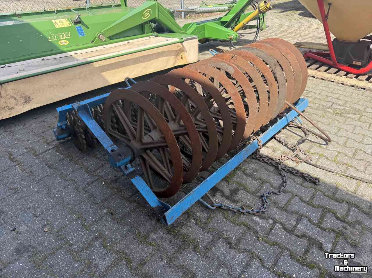 Furrow presses Zibo Vorenpakker