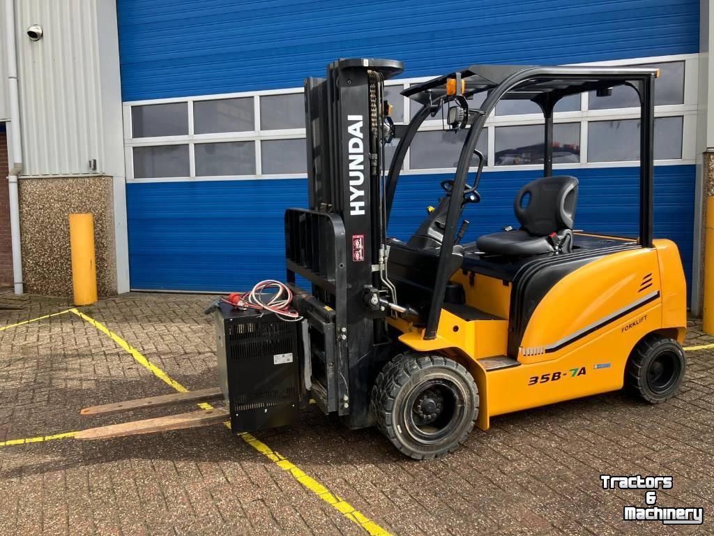 Forklift Hyundai 35B-7A