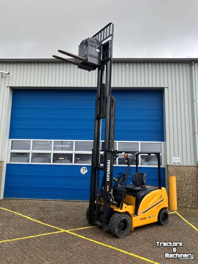 Forklift Hyundai 35B-7A