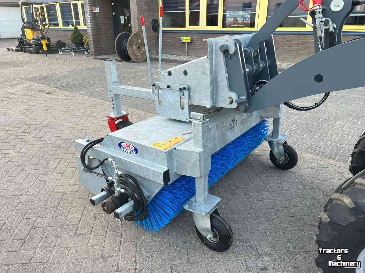 Sweeper M-Sweep HSTV 600 150 veegmachine Giant nieuw