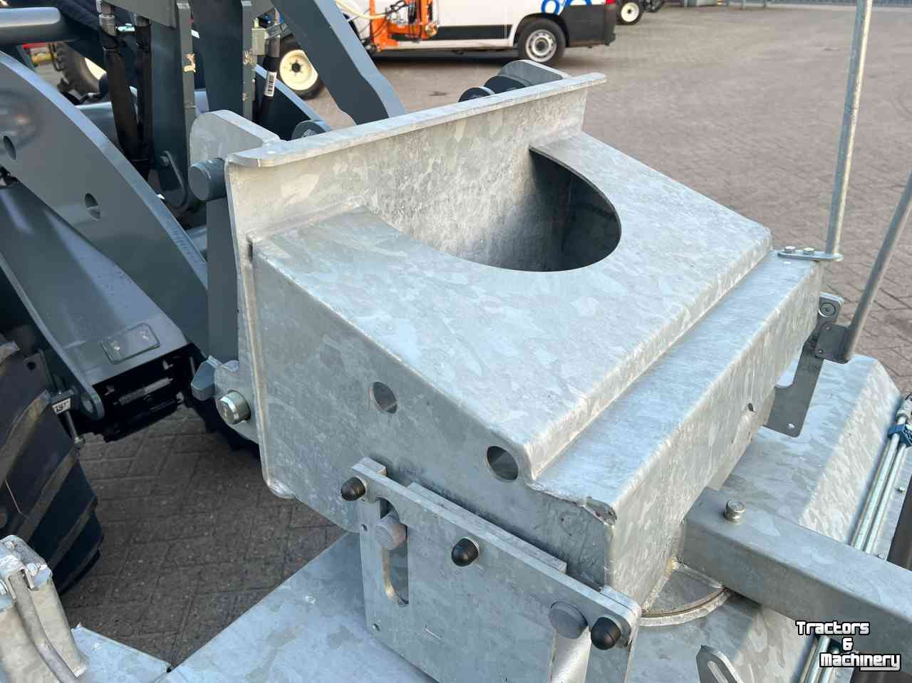 Sweeper M-Sweep HSTV 600 150 veegmachine Giant nieuw