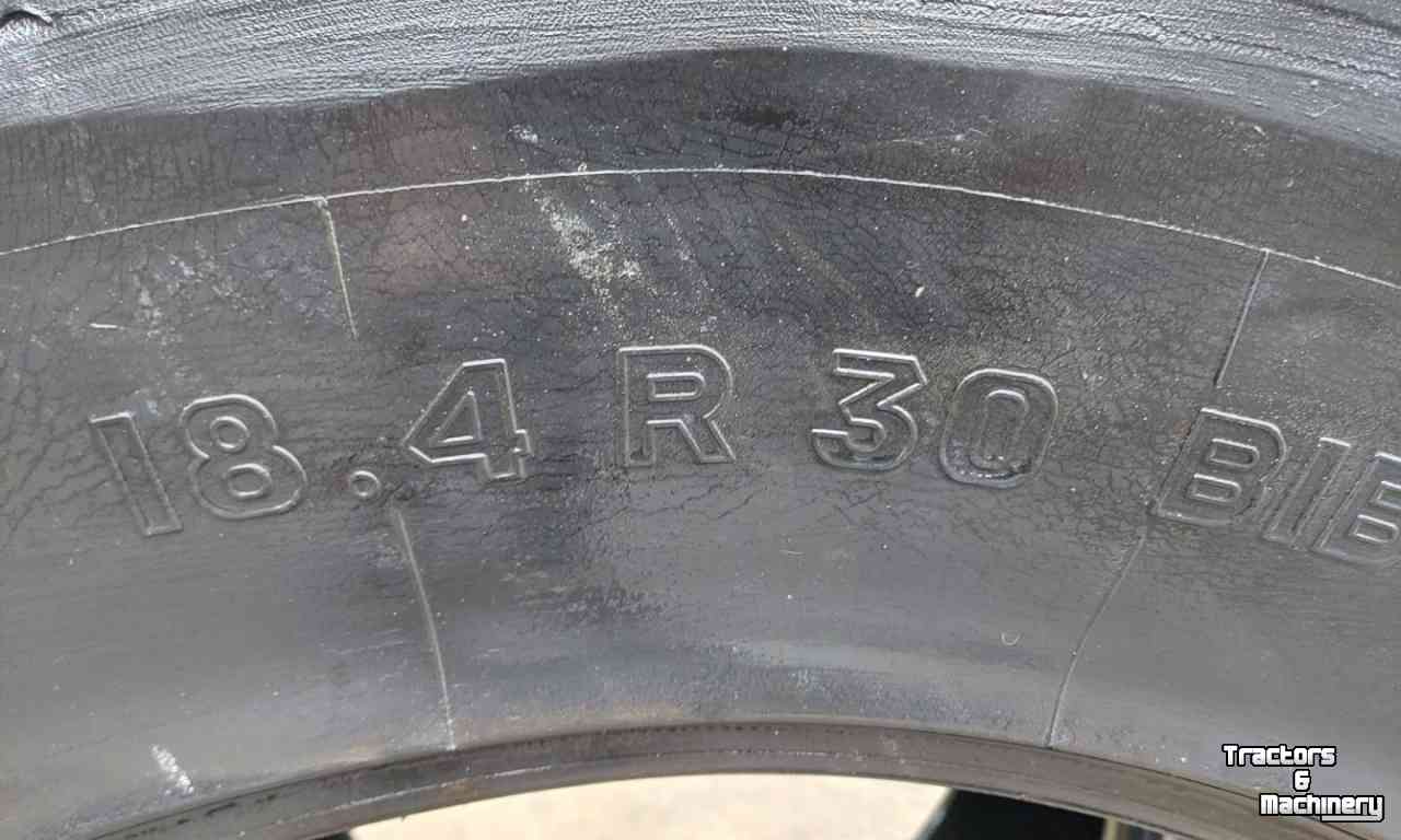 Wheels, Tyres, Rims & Dual spacers Michelin 18.4R30 Gazonbanden