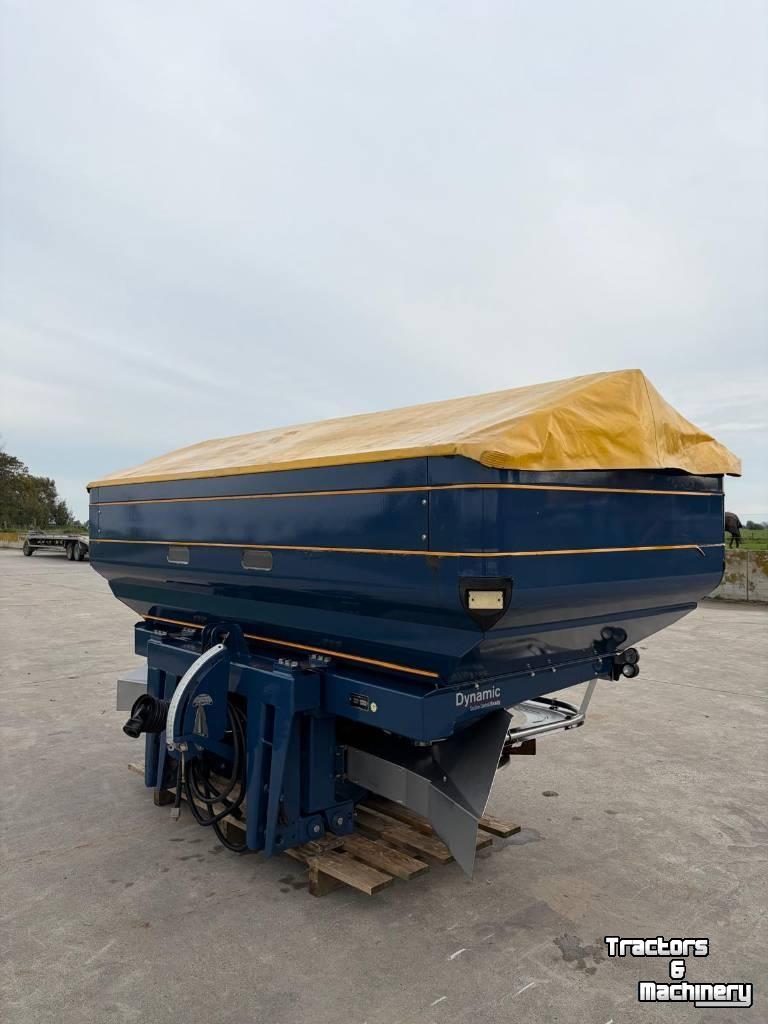 Fertilizer spreader Bogballe M2W D Kunstmeststrooier