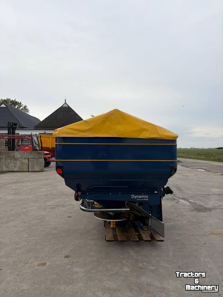 Fertilizer spreader Bogballe M2W D Kunstmeststrooier