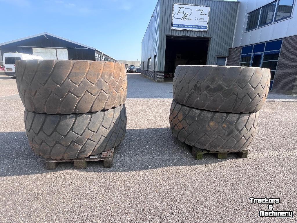 Wheels, Tyres, Rims & Dual spacers Good Year Unisteel
