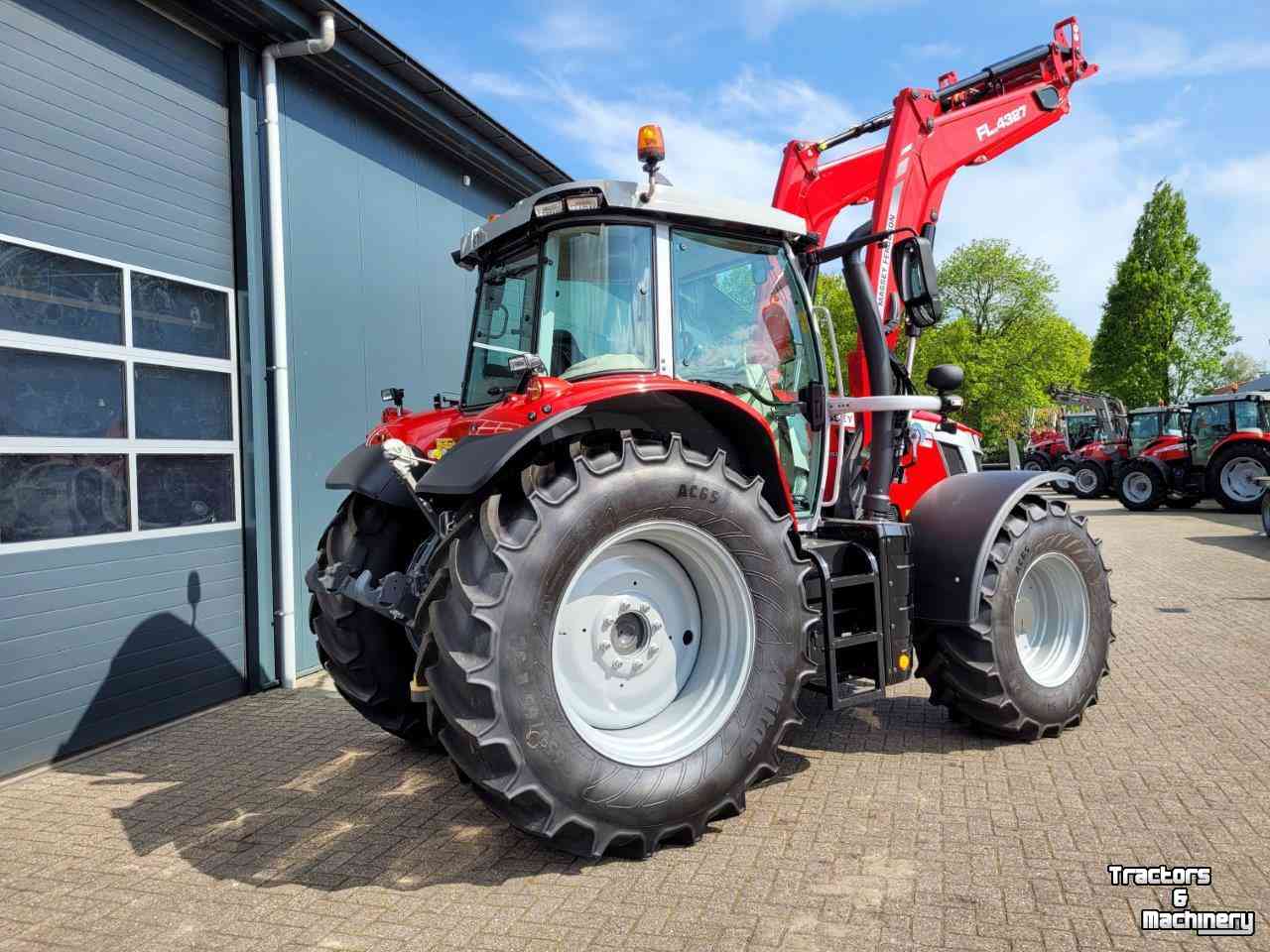 Tractors Massey Ferguson 6S155 Dyna-6 Efficient