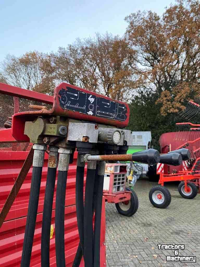 Silage-block distribution wagon Schuitemaker amigo 30s