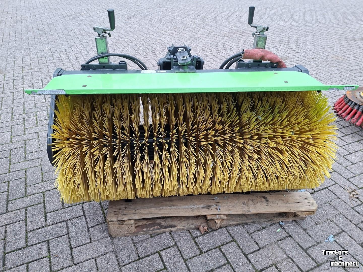 Tool carrier  286