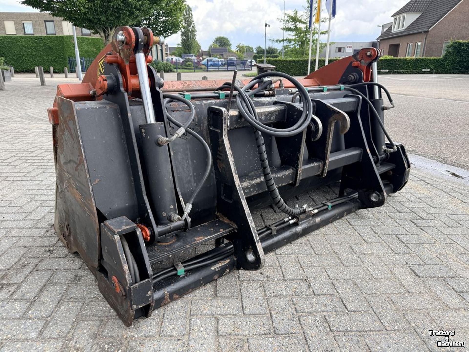 Wheelloader Hekamp Hoogkiepbak 220
