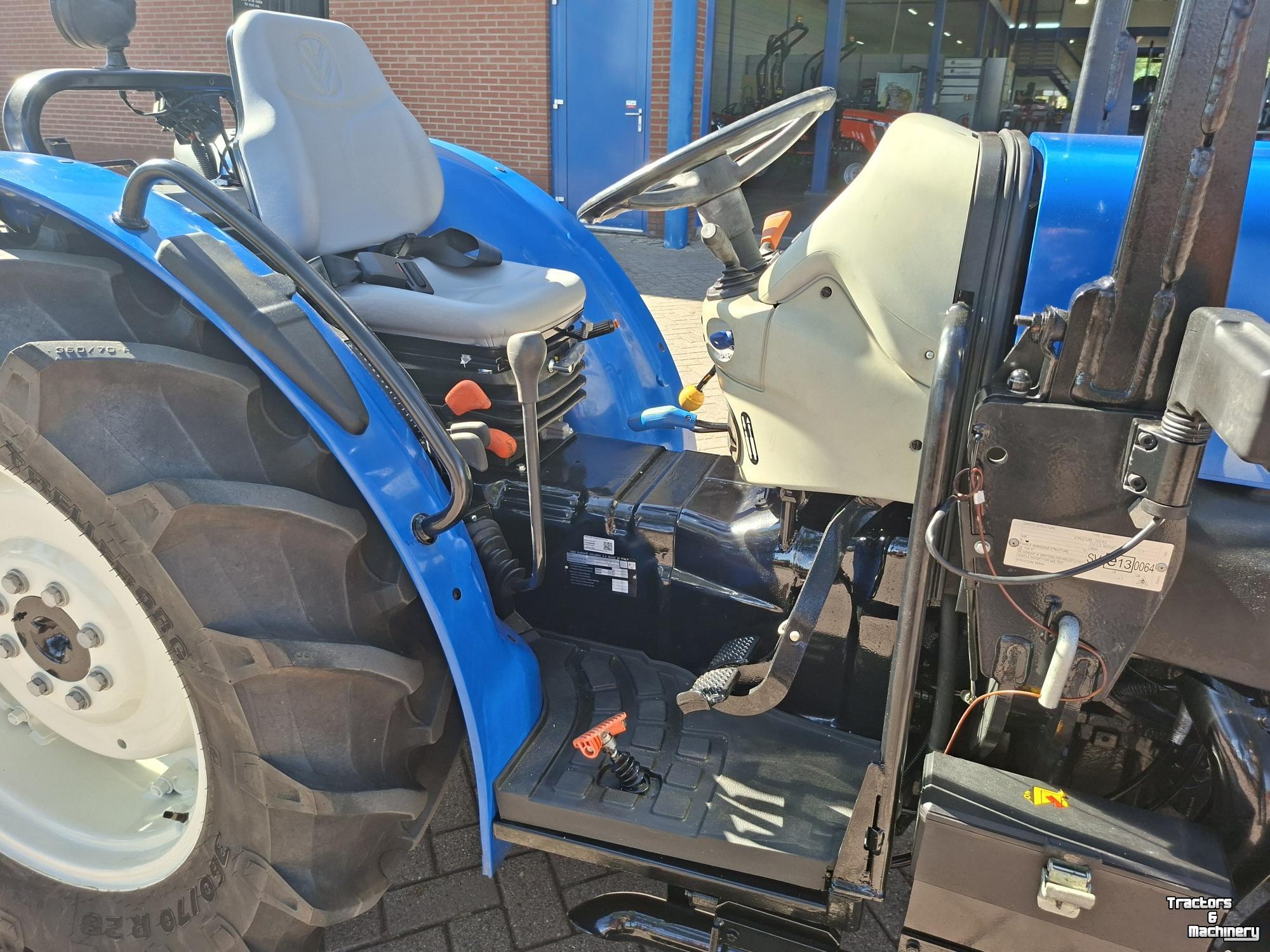 Tractor New Holland TRACTOR T4020V ROPS 4WD