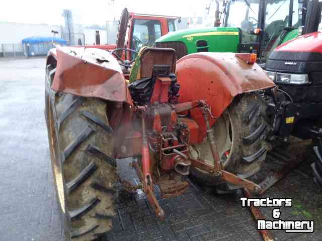 Tractors International 824