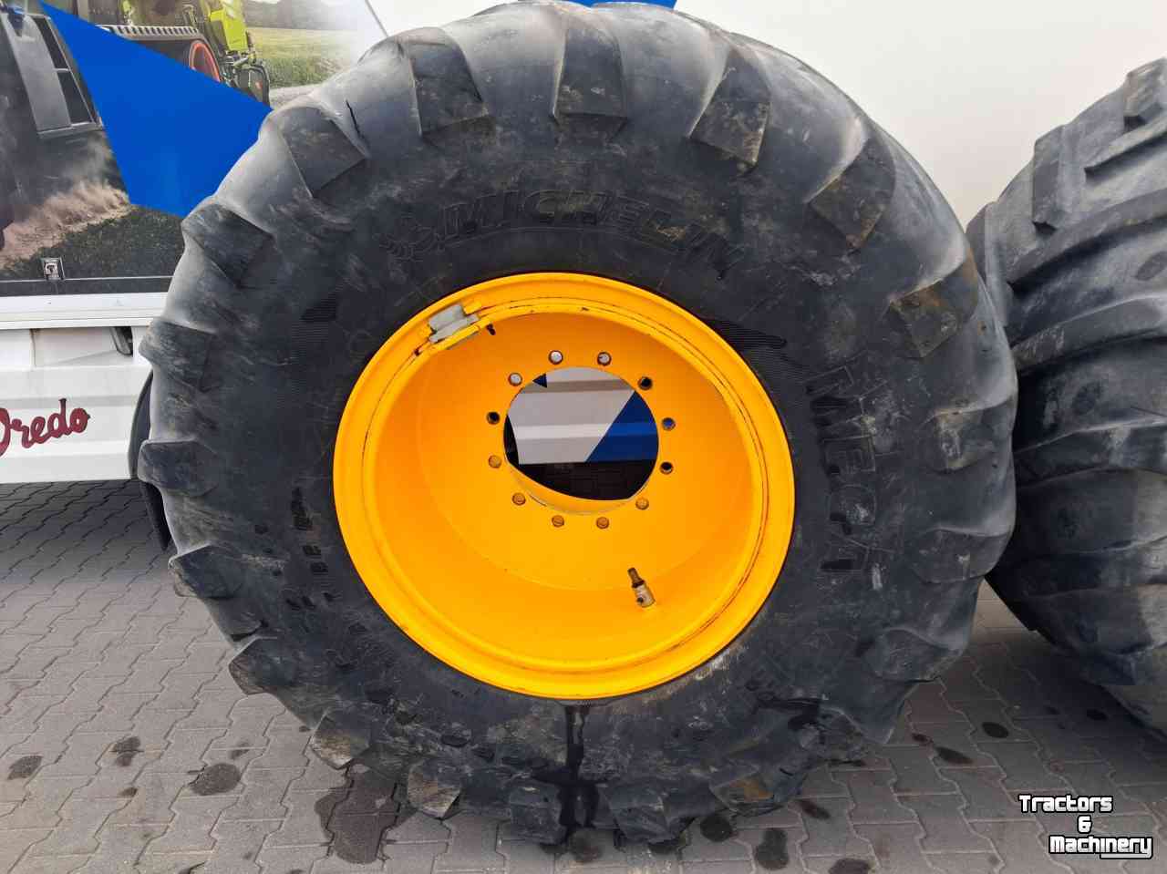 Wheels, Tyres, Rims & Dual spacers Michelin Mega X Bib 1050/50r32 op velg