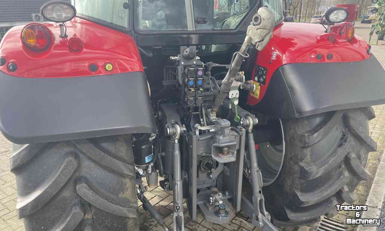 Tractors Massey Ferguson 5711S EFF DYNA-4
