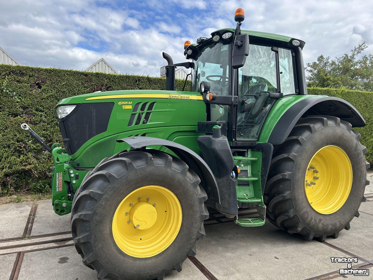 Tractor John Deere 6195M