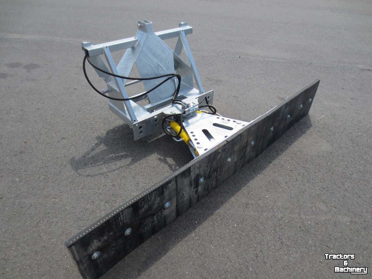 Rubber yard scraper  Rubberschuif, vuilschuif, terreinschuif, sneeuwschuif, mestschuif
