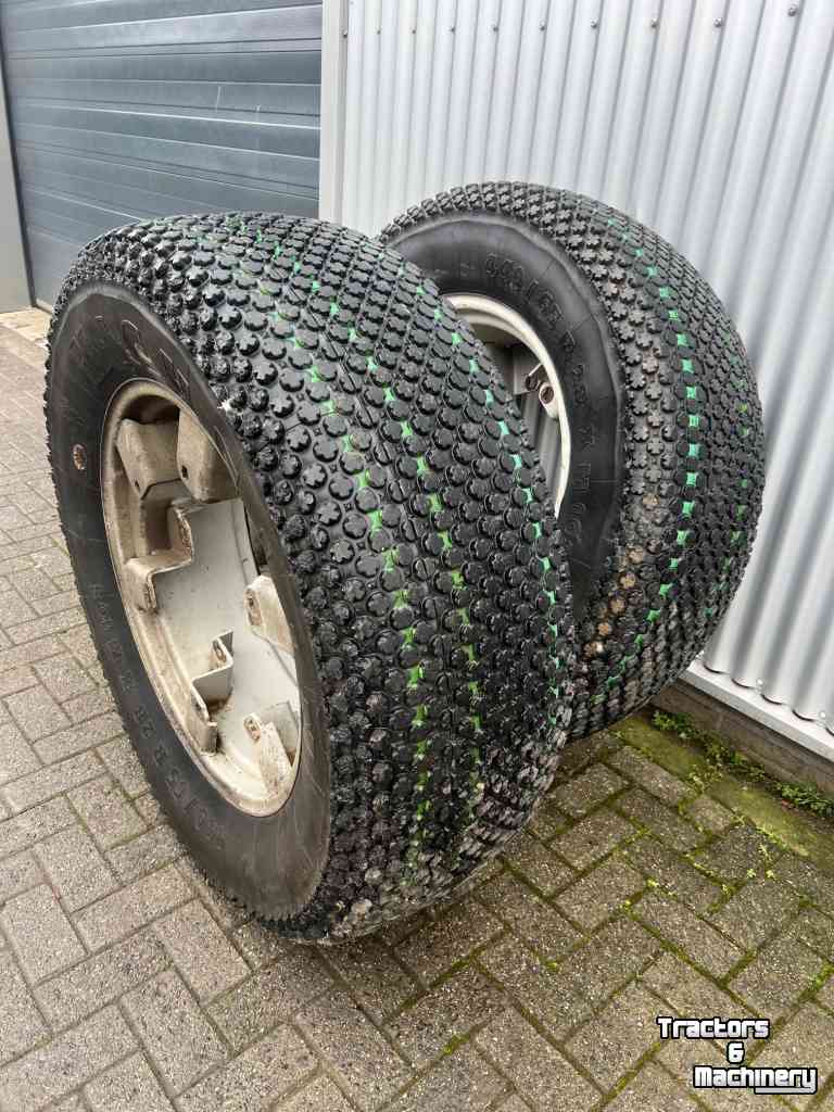 Wheels, Tyres, Rims & Dual spacers Michelin 440/65-28