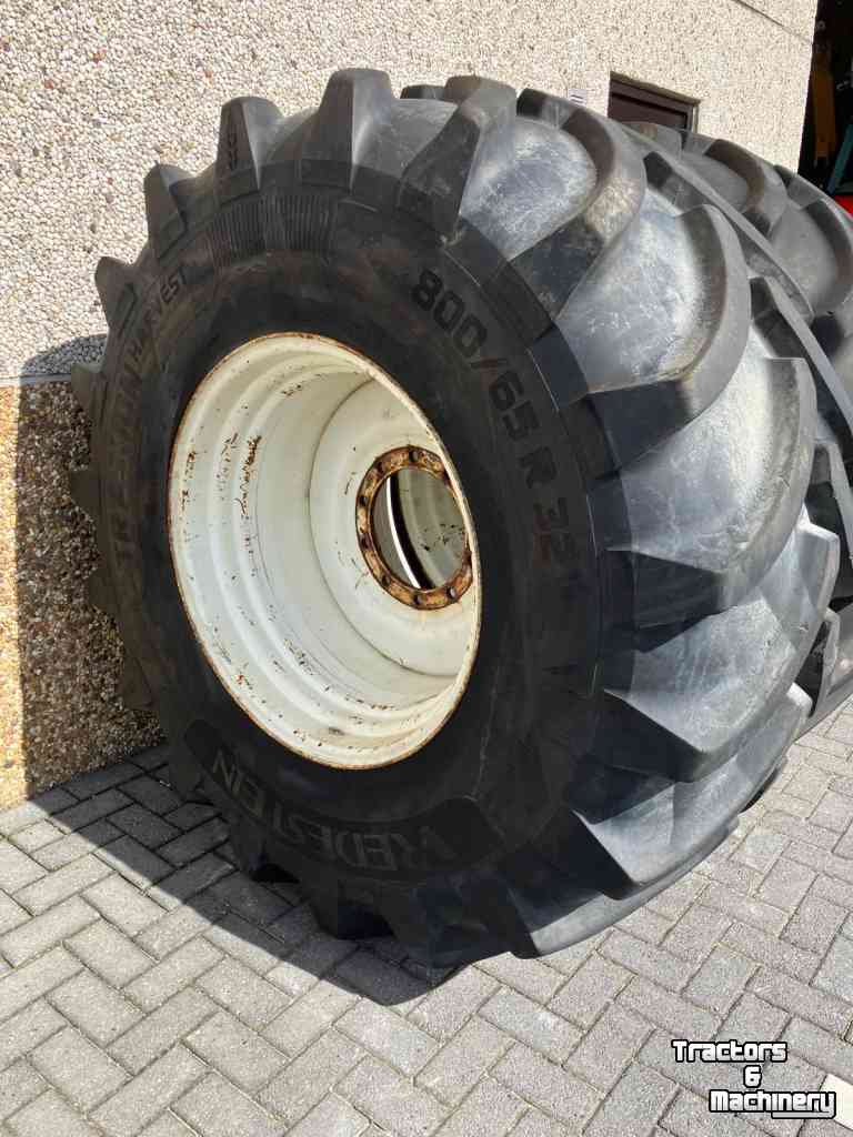 Wheels, Tyres, Rims & Dual spacers Vredestein Set TRAXION HARVEST 800/65R32 compleet op Velg aansluiting 280/335/10gaats