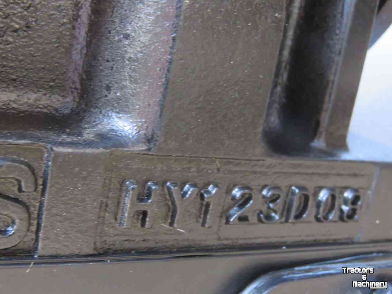 Combine New Holland Hydro Pomp Combine CR940/960/970/980 Parts nr:87325072R