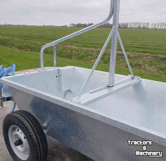 Water trough Solar Energy Holijn Waterbak/drinkbak op zonneenergie /solar  model 3 BRONPOMP UITVOERING