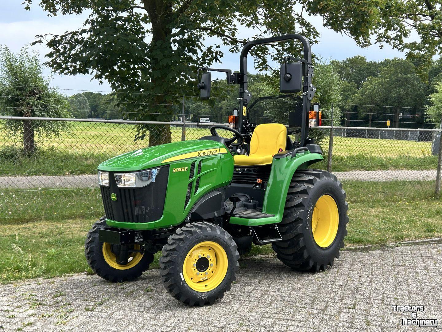 Small-track Tractor John Deere 3038E