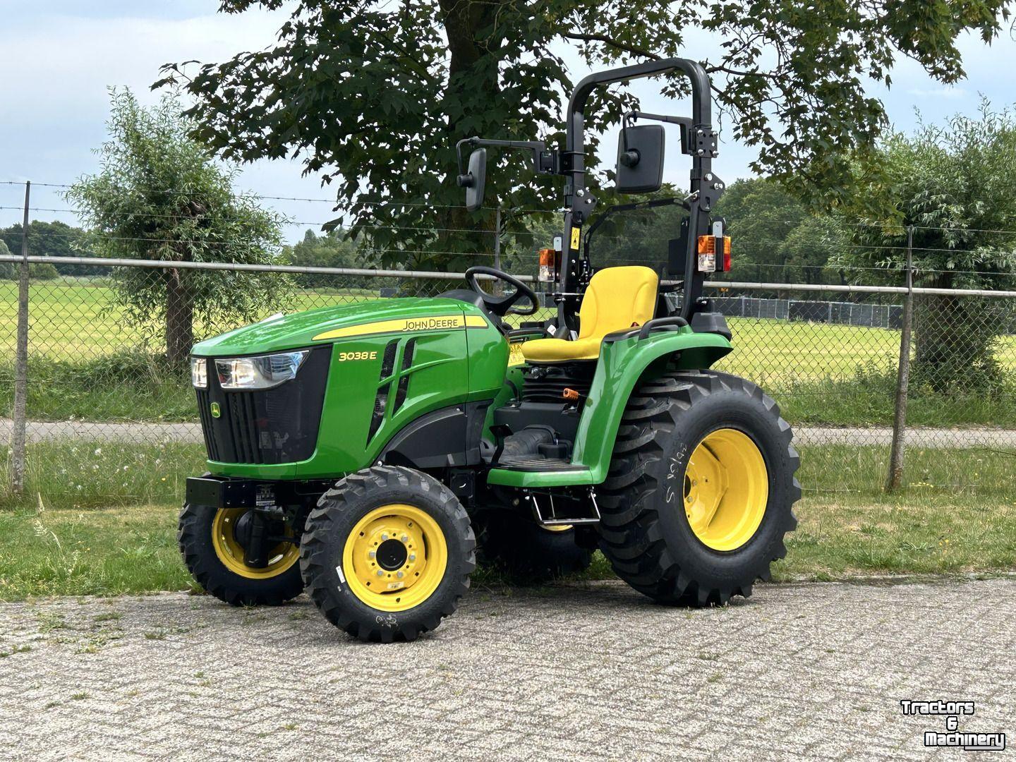 Small-track Tractor John Deere 3038E