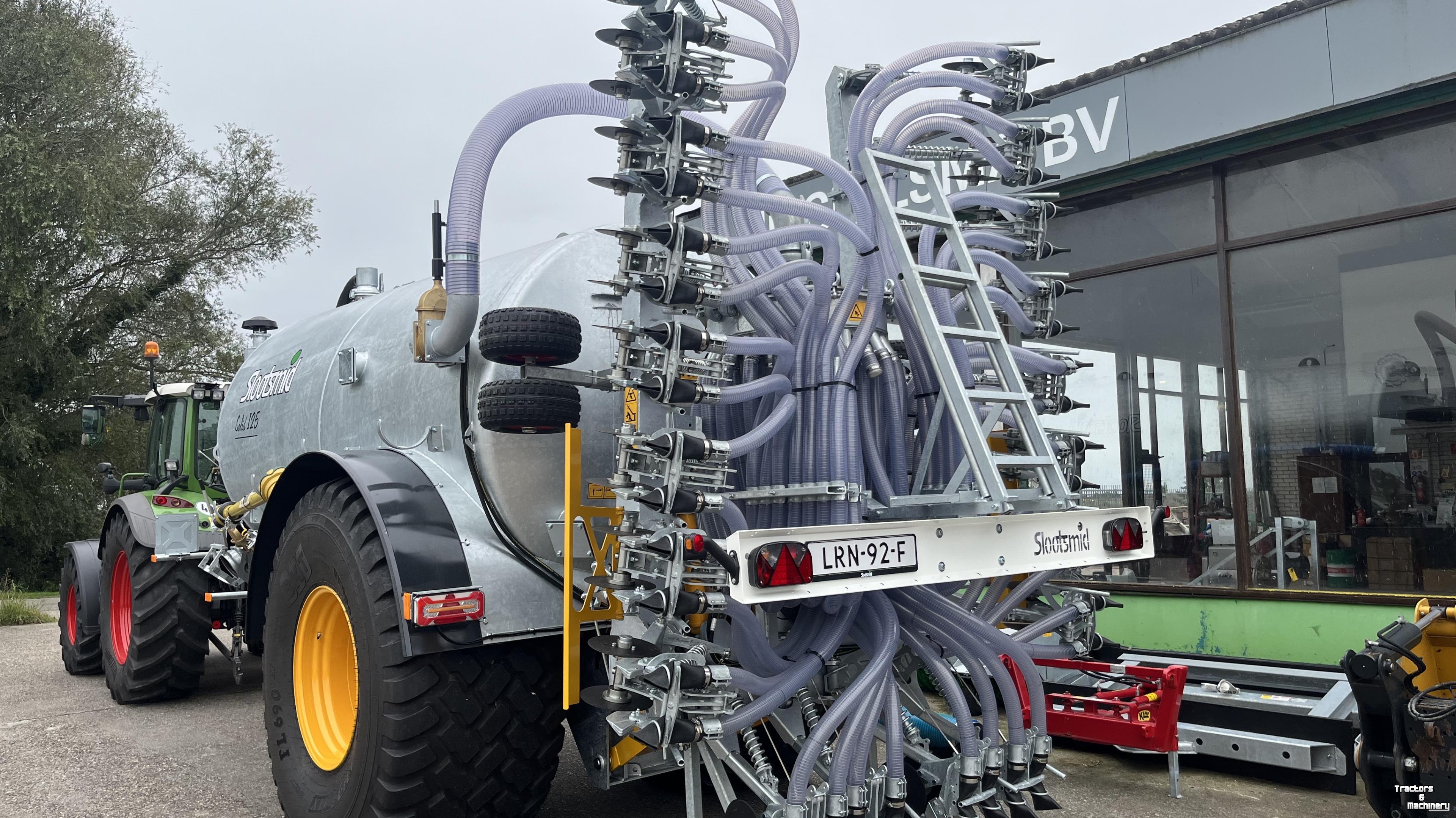 Slurry tank Slootsmid Slootsmid Solid 125 met SZB 720 bemester