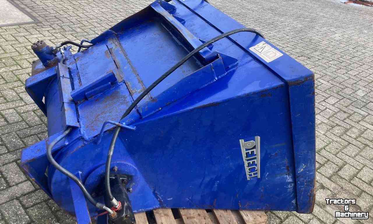 Sawdust spreader for boxes  Detech zaagselstrooier
