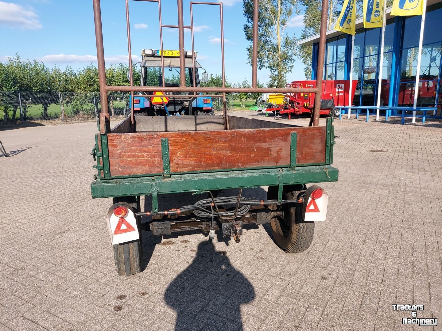 Low loader / Semi trailer  VIERWIELIGE LANDBOUWWAGEN